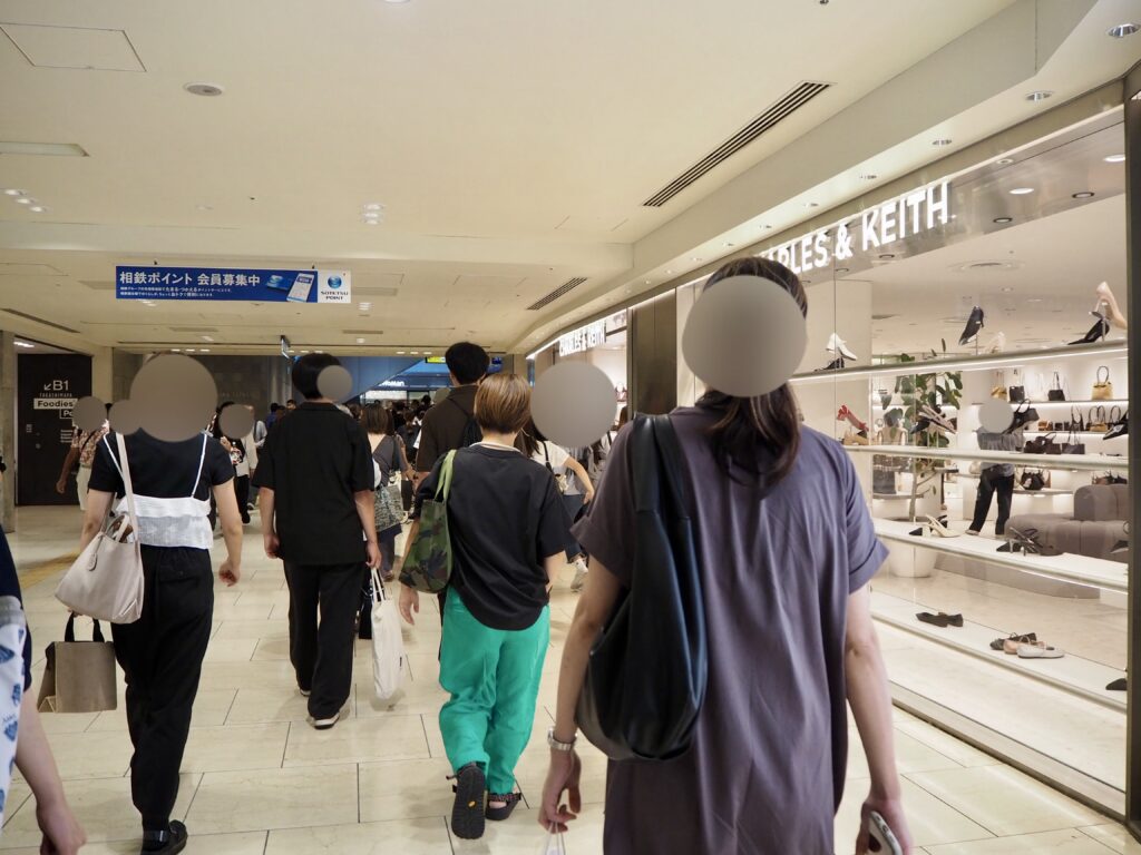 ベビーカーで横浜駅東口へ行くためのエレベーター