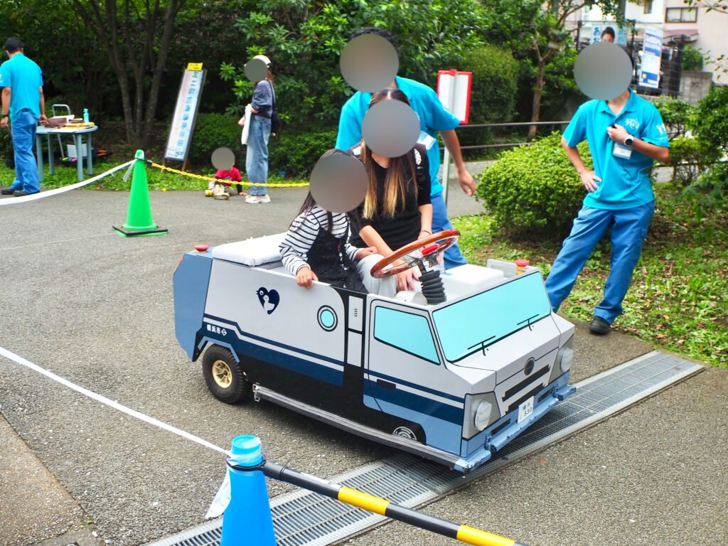 旭区民まつり ゴミ収集車乗車体験