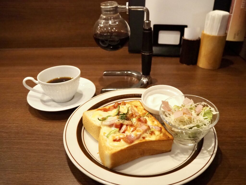 倉式珈琲店のピザトーストモーニング