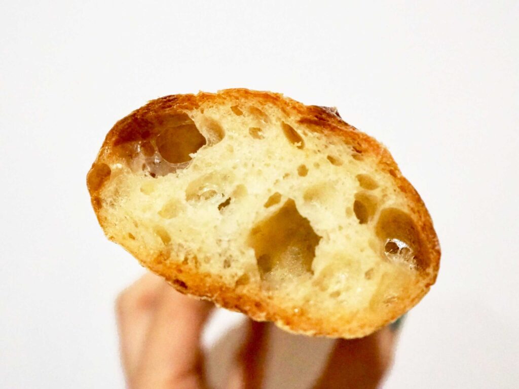 鶴ヶ峰の人気パン屋「くろのパン」のバゲット