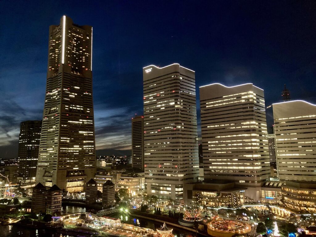 みなとみらい　ランドマークタワーの夜景の写真