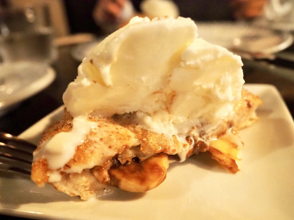 二俣川にあるピザ屋「ヘクトパスカル」のチョコバナナピザ