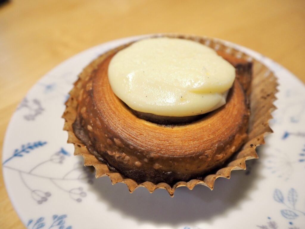 くろのぱん（鶴ヶ峰）のシナモンロールの写真