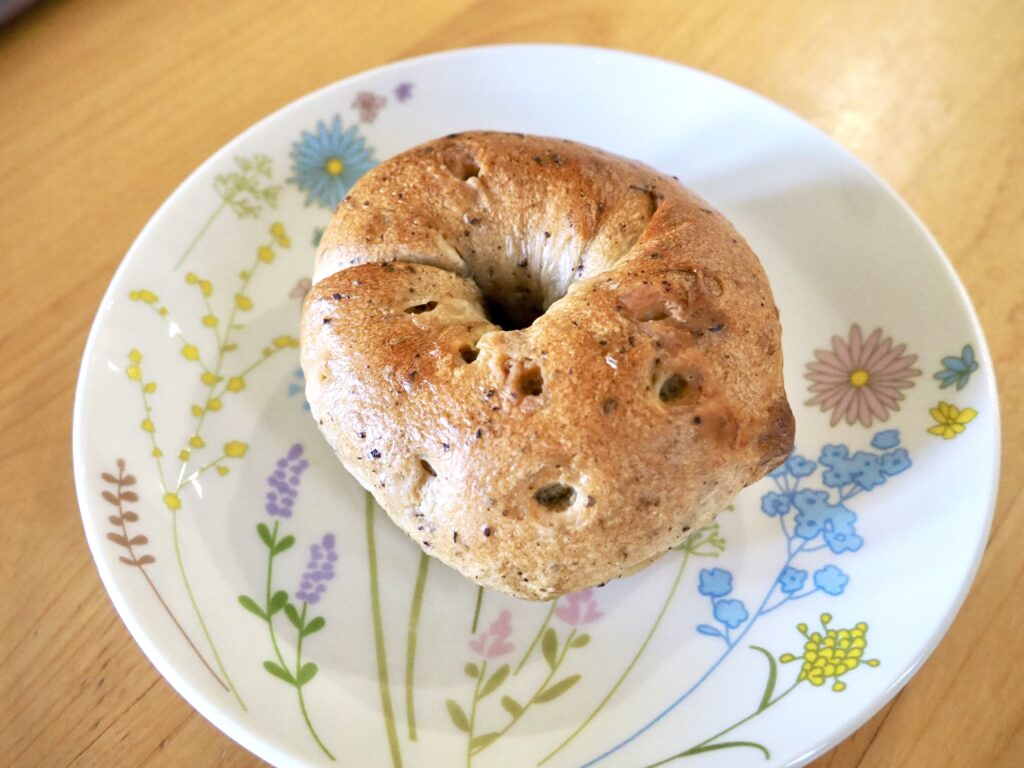 鶴ヶ峰にあるパン屋「くろのぱん」の紅茶のベーグルの写真