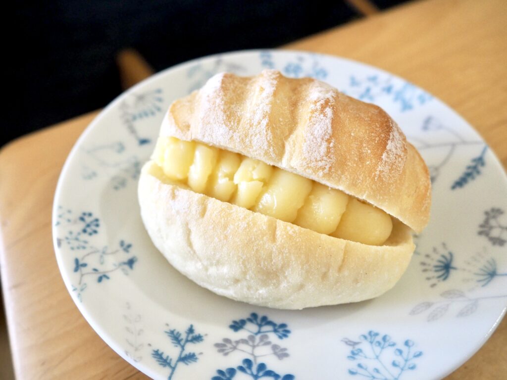 鶴ヶ峰の人気パン屋「くろのぱん」の新商品・しろミルクの写真