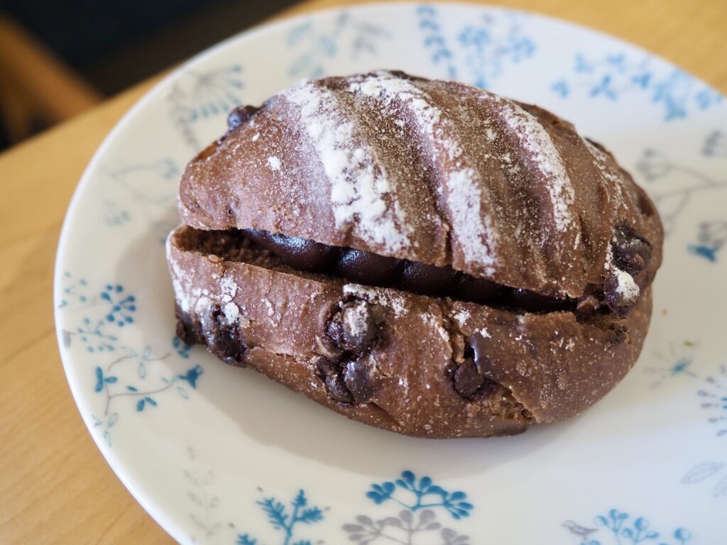 鶴ヶ峰の人気パン屋「くろのぱん」の新商品「くろチョコ」の写真