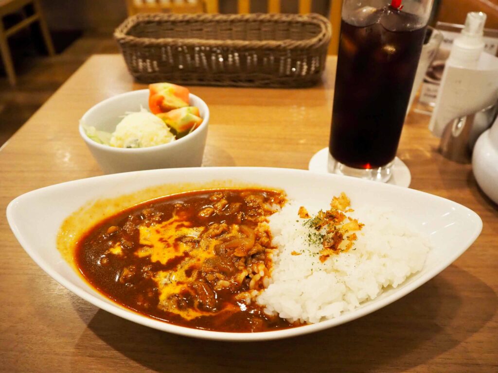 鶴ヶ峰にあるカフェトロッコのハヤシライスの写真