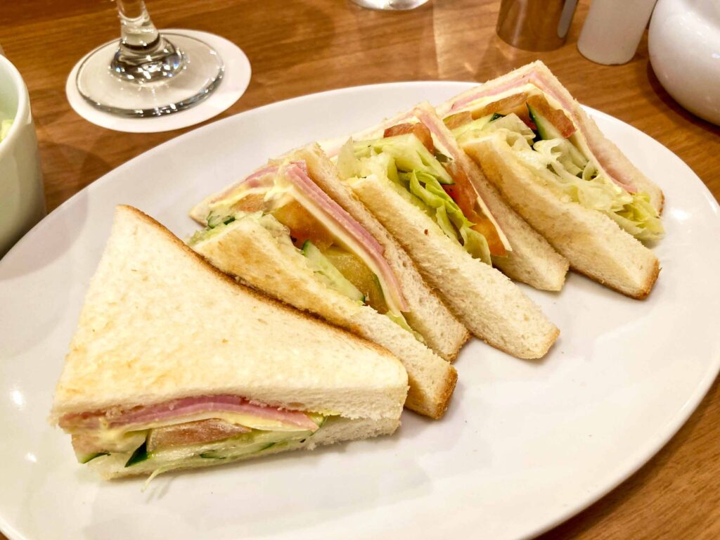 鶴ヶ峰にあるカフェトロッコのサンドイッチの写真