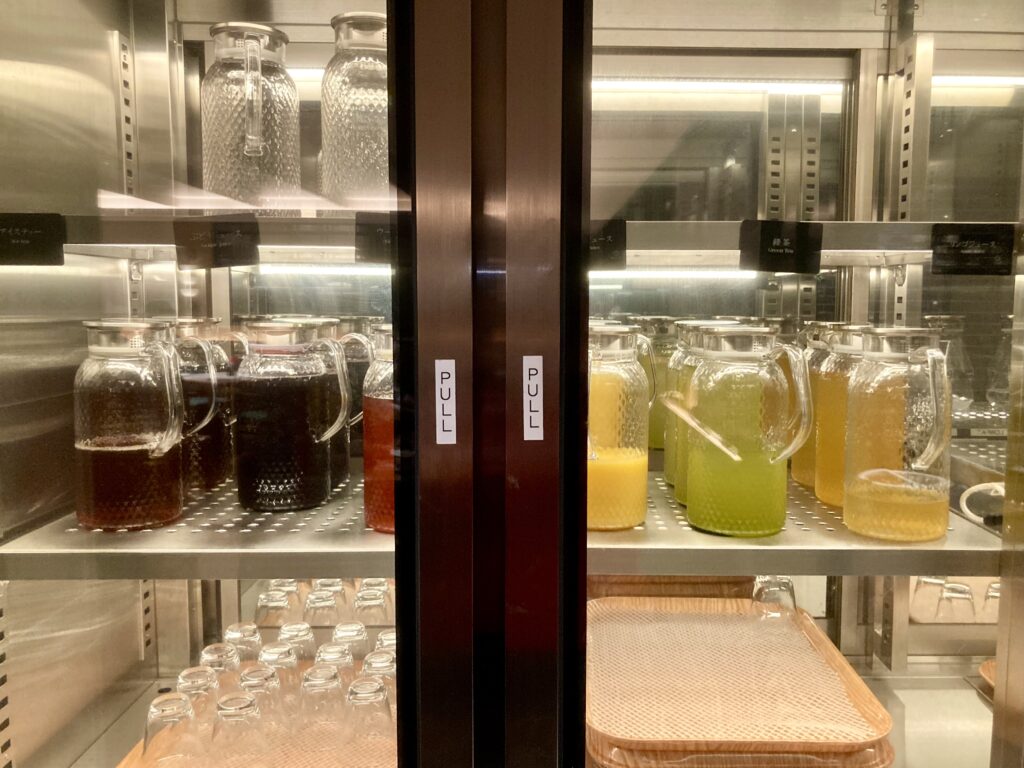 横浜のベイシェラトンのビュッフェレストラン「コンパス」のドリンクバー