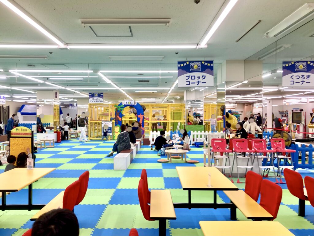 キッズランドUS横浜希望ヶ丘店の入り口の写真