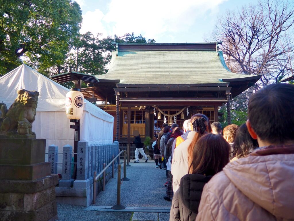 星川杉山神社の初詣の混雑の様子