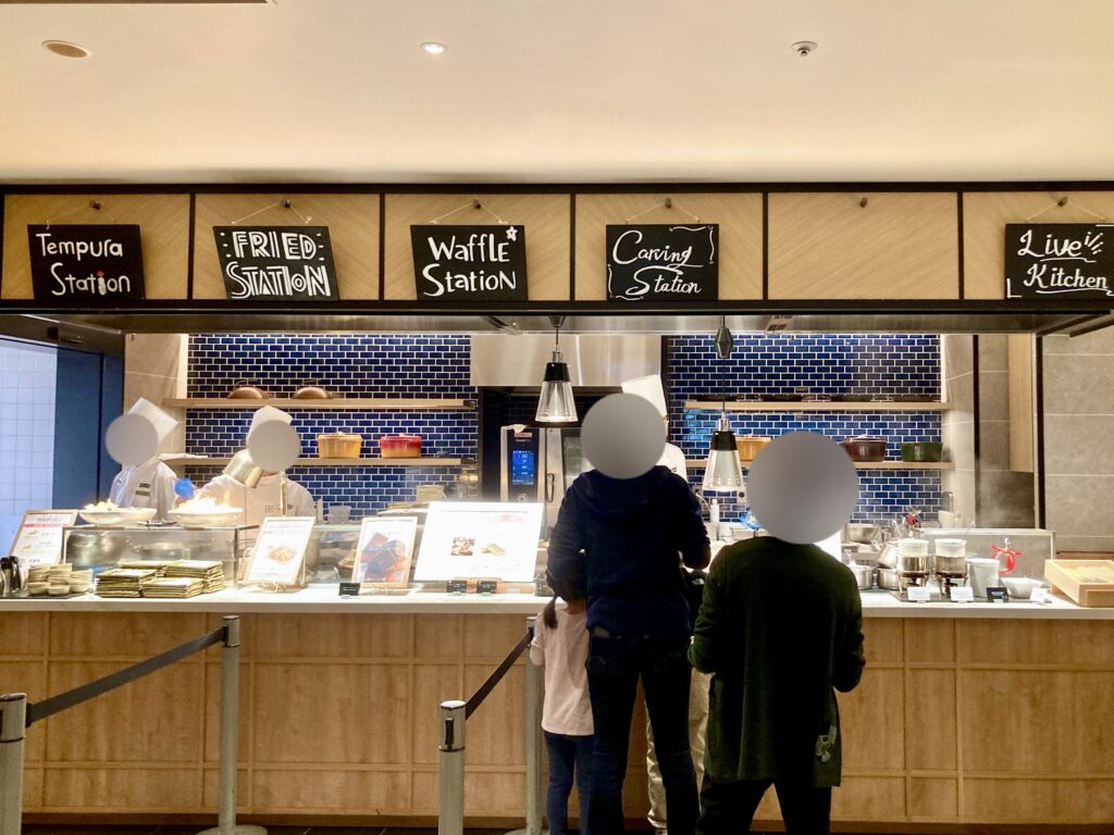 横浜のベイシェラトンのビュッフェレストラン「コンパス」のライブキッチンの写真