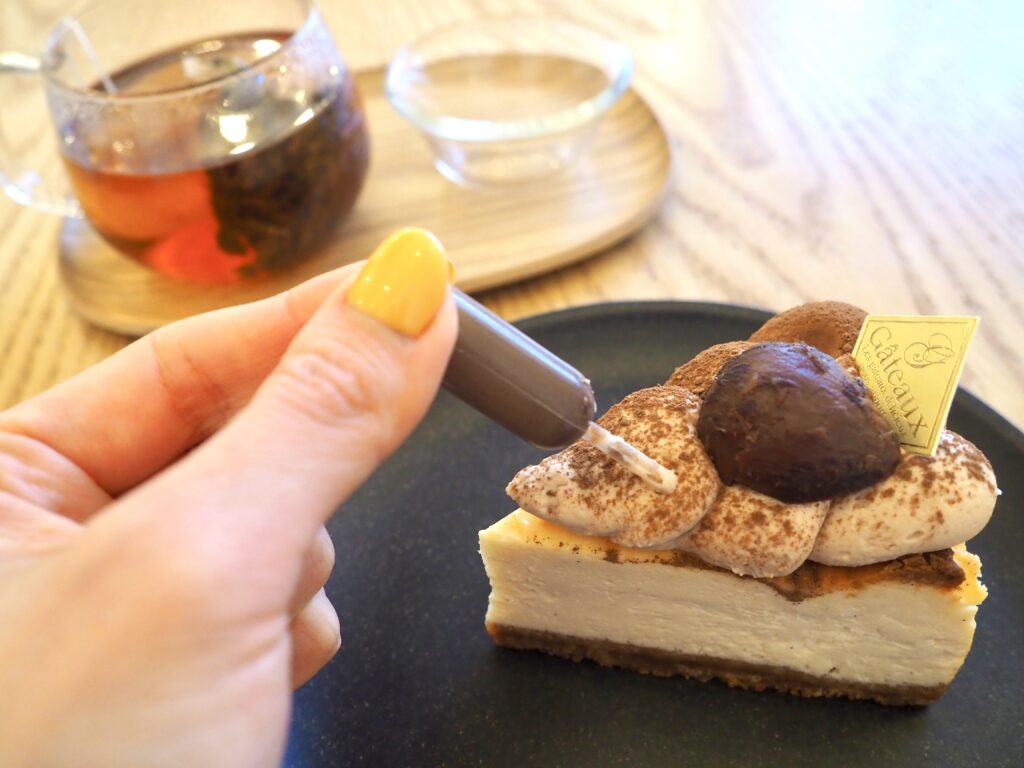 相鉄線・いずみ野駅にあるカフェ「白嬉」のベイクドチーズケーキ