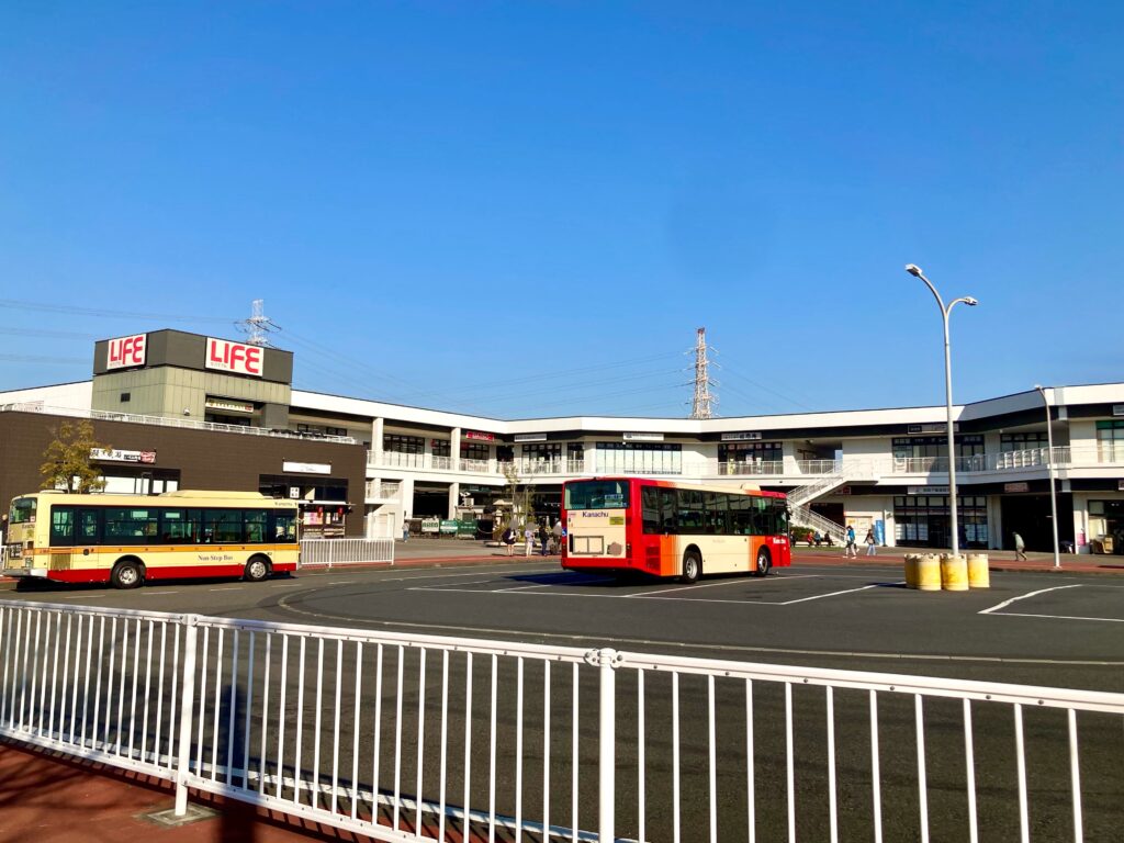 相鉄線いずみ野駅のバスロータリーの写真