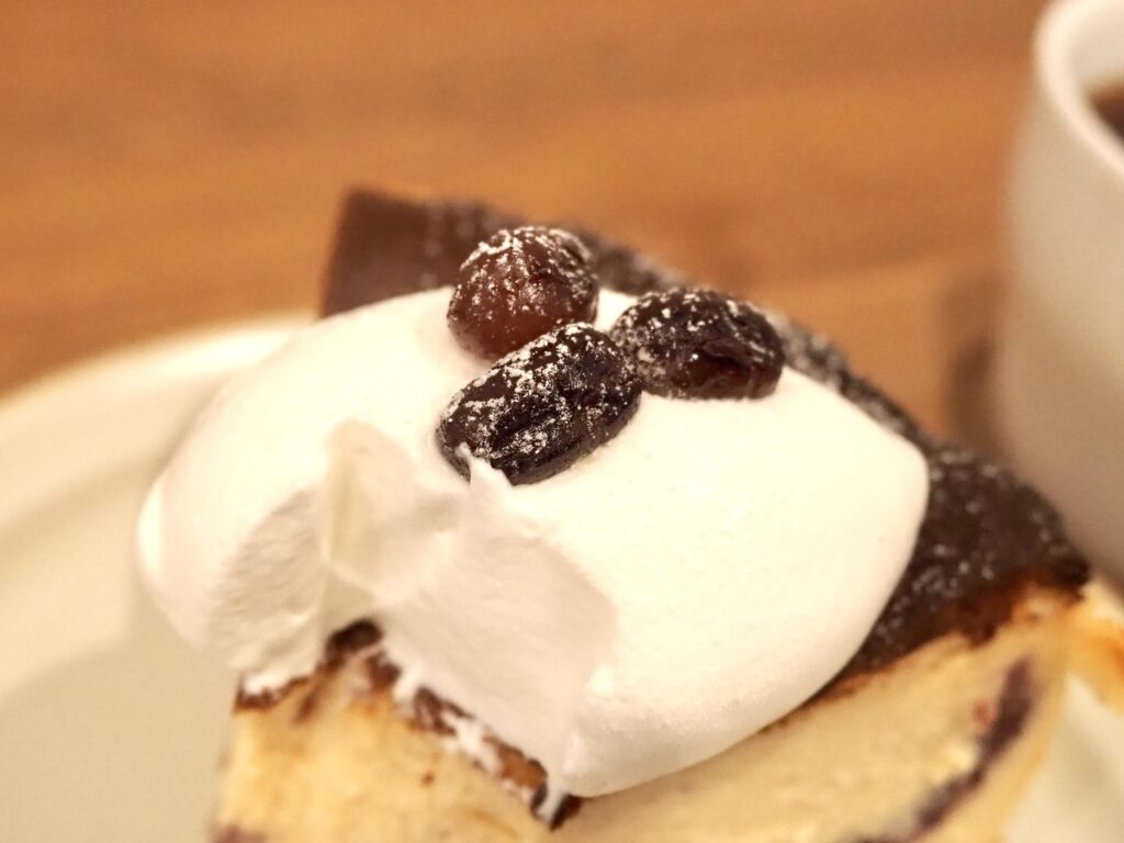 メリハリベイクのバスクチーズケーキの写真