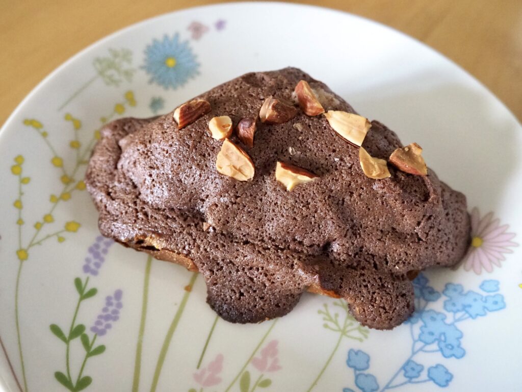 鶴ヶ峰の人気パン屋「くろのぱん」のショコラダマンド