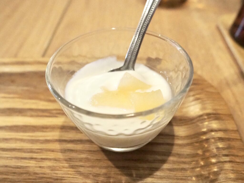 西谷のベトナム料理『BANDS」のヨーグルト