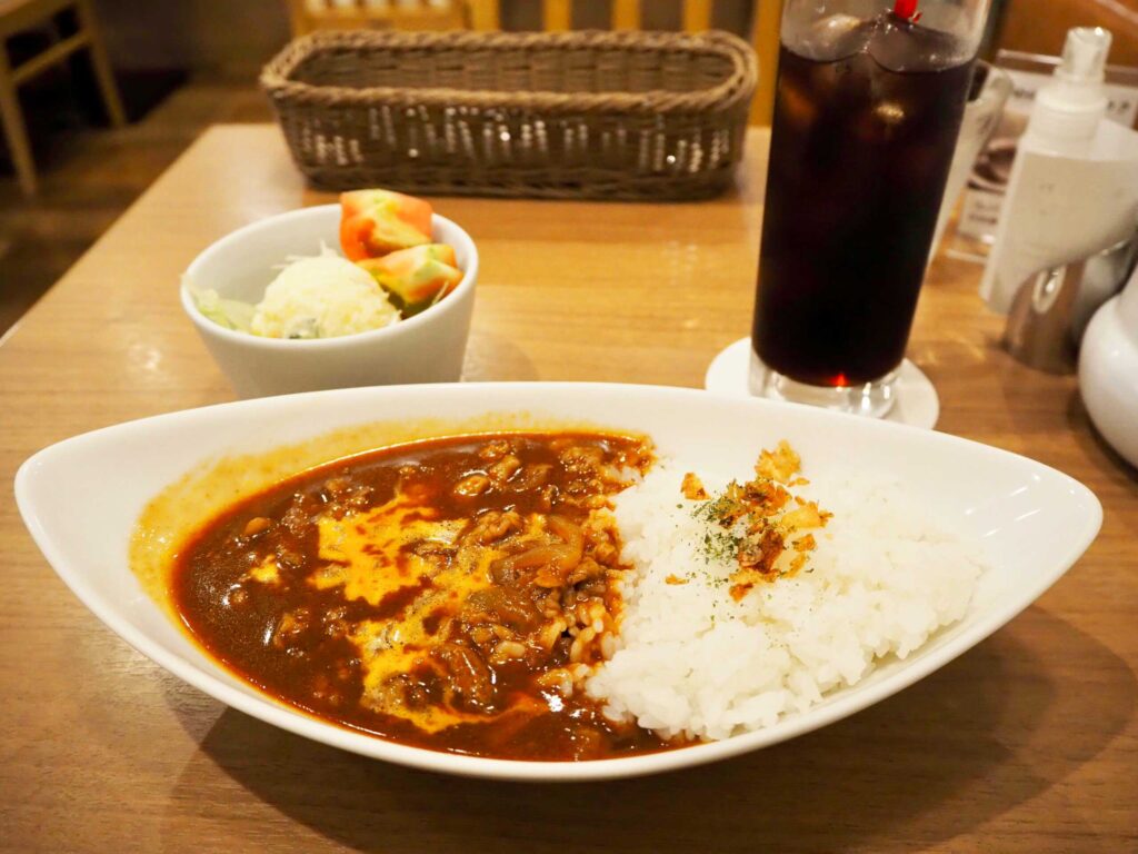 鶴ヶ峰のカフェトロッコのハヤシライスの写真