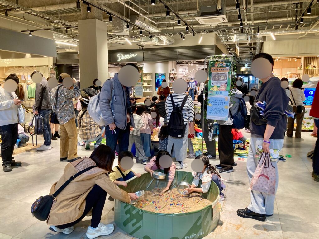 あそべぇる恐竜ランドの混雑状況がわかる写真