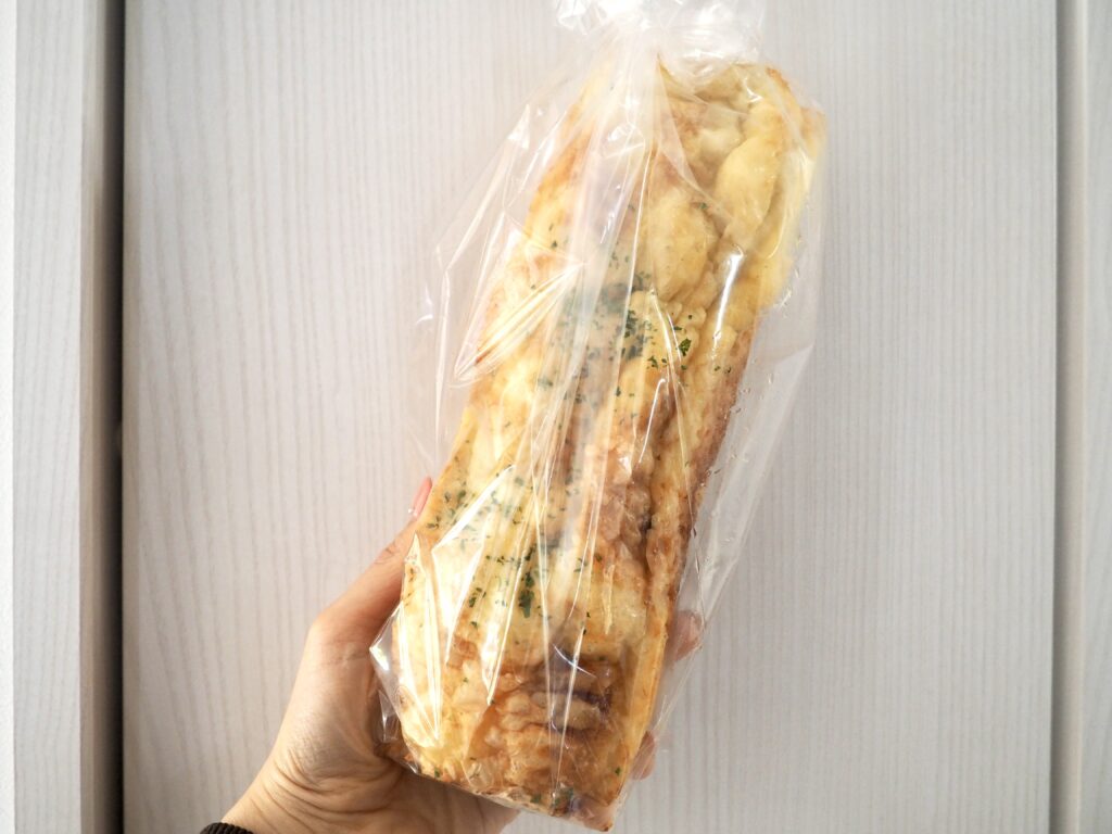 鶴ヶ峰(白根)にある人気パン屋さん「越路」の玄米チーズパンの写真