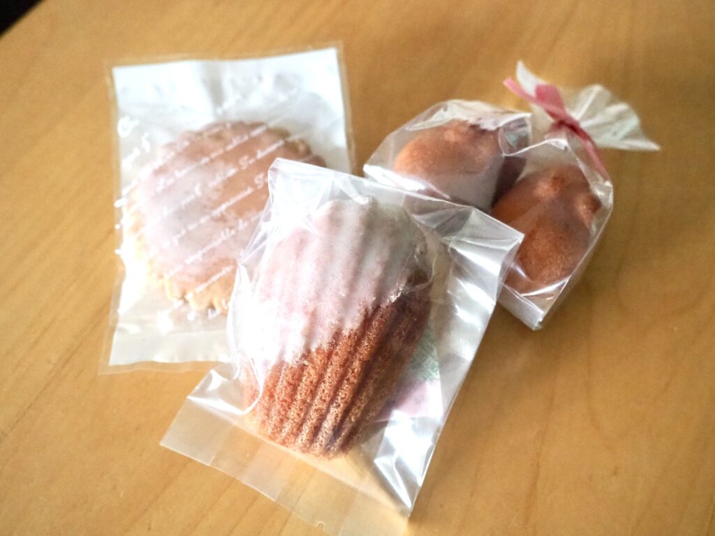 二俣川にあるケーキ屋「パティスリークグラパン」の焼き菓子3種の写真