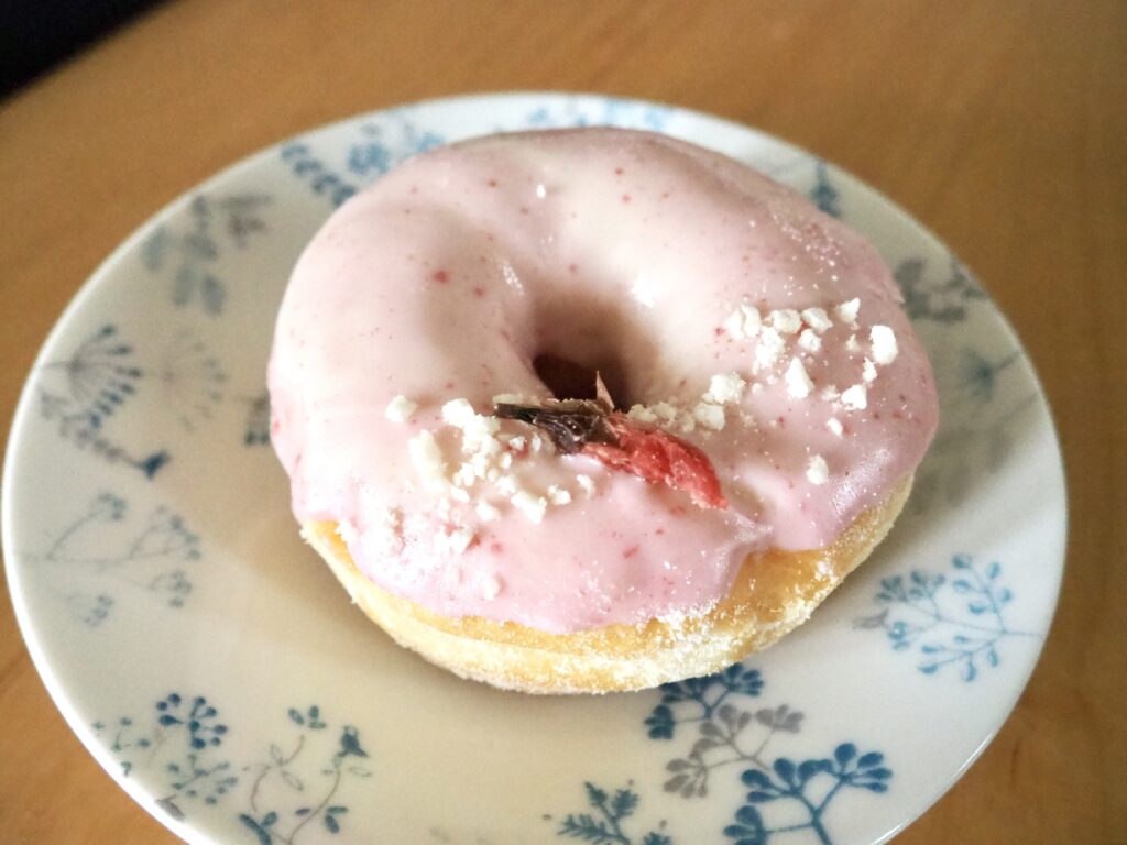 ミサキドーナツの桜ドーナツの写真