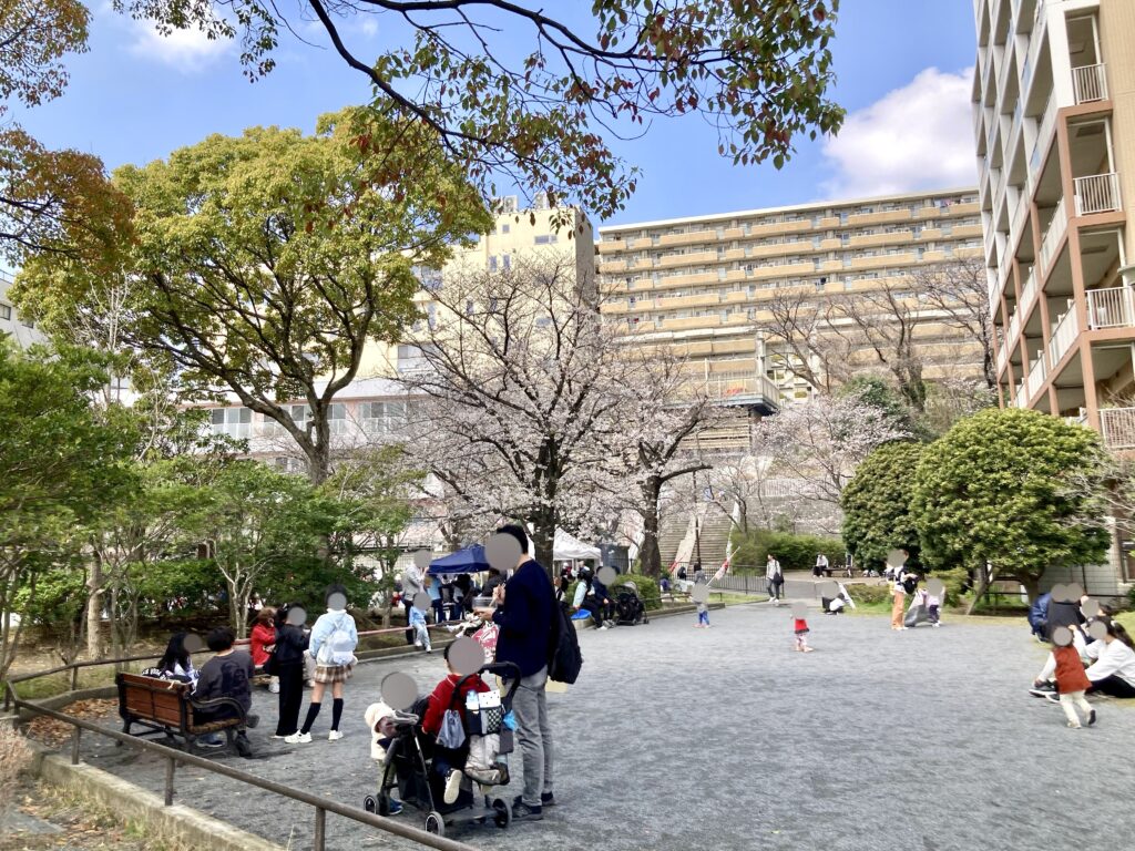 鶴ヶ峰で開催された「鶴ヶ峰ふれあい桜まつり」の様子
