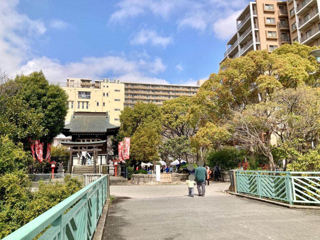 鶴ヶ峰にある、鶴ヶ峰稲荷神社の写真
