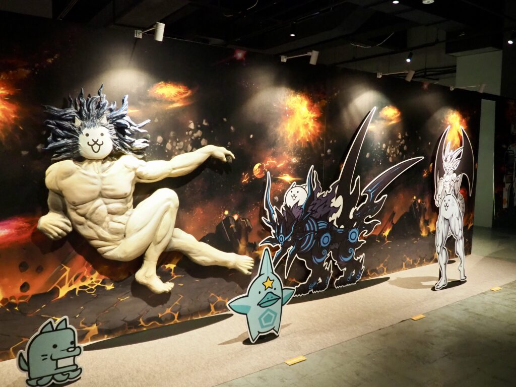 横浜で開催中の「にゃんこ大戦争」のパネルの写真