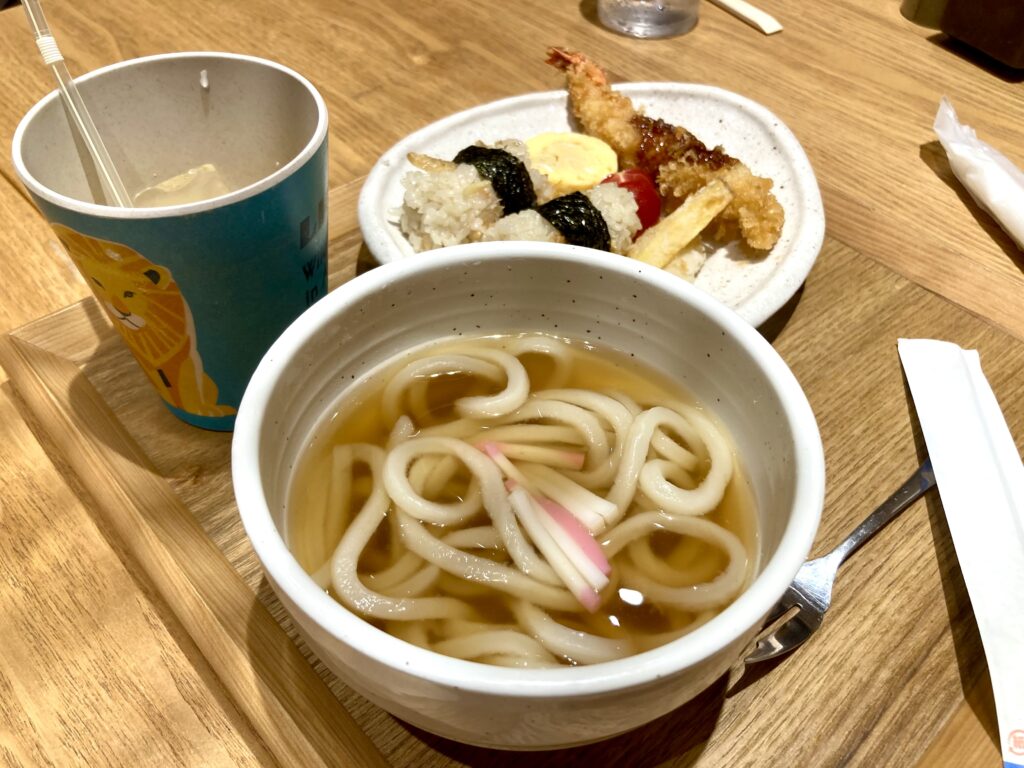 ジョイナステラス二俣川にある「星のうどん庵」のキッズメニューの写真（お子様うどん）