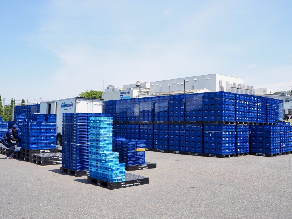 タカナシ乳業 横浜工場の様子｜無料開放されたバラ園