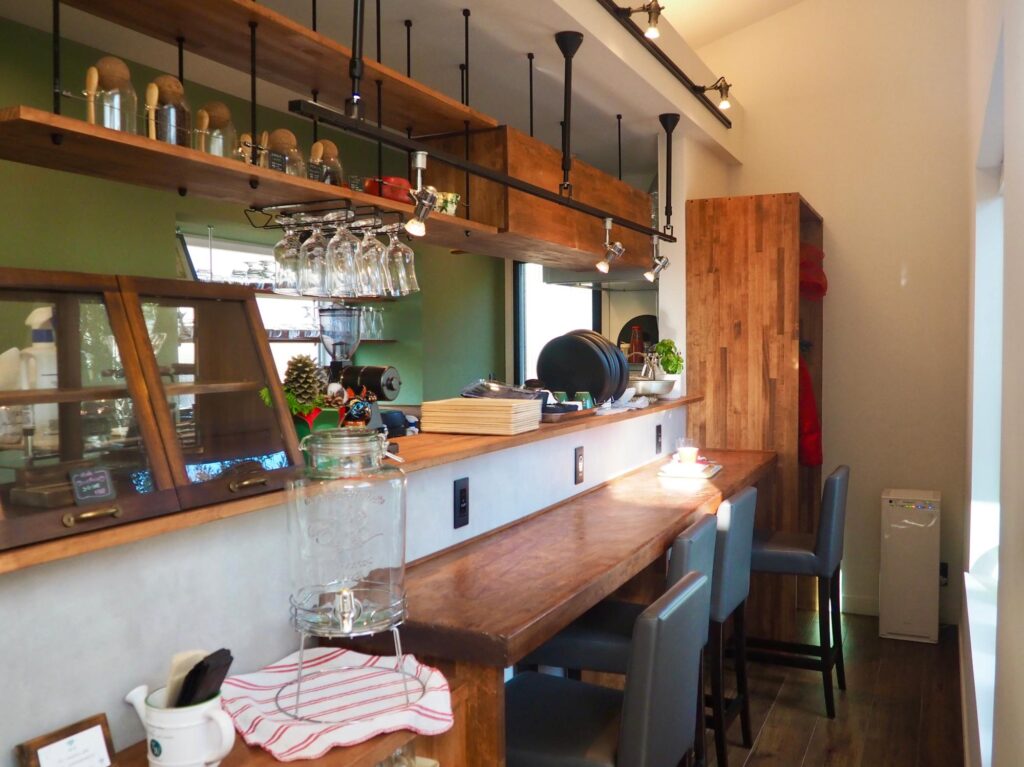 横浜・二俣川のカフェG’cafe（ジーカフェ）のカウンター席（ひとりOK）