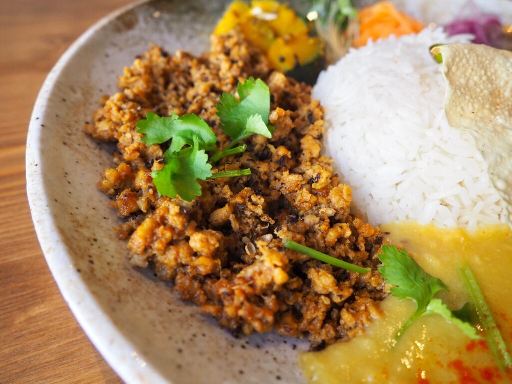 マジェマジェのネパール山椒キーマカレー