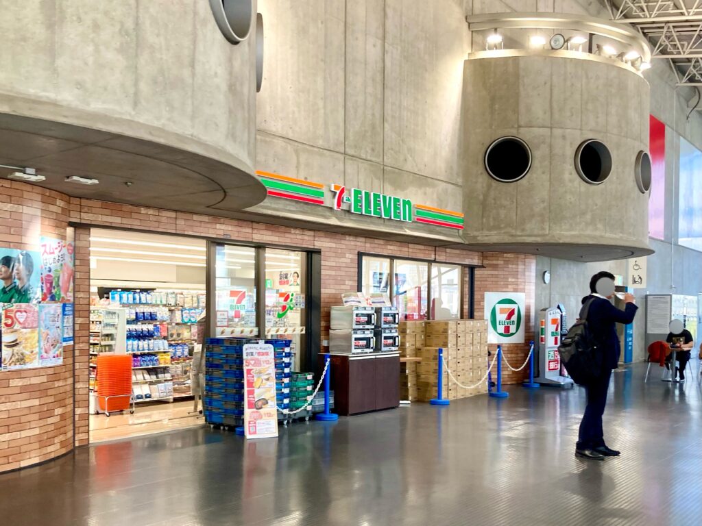 パシフィコ横浜展示ホール内のセブンイレブン