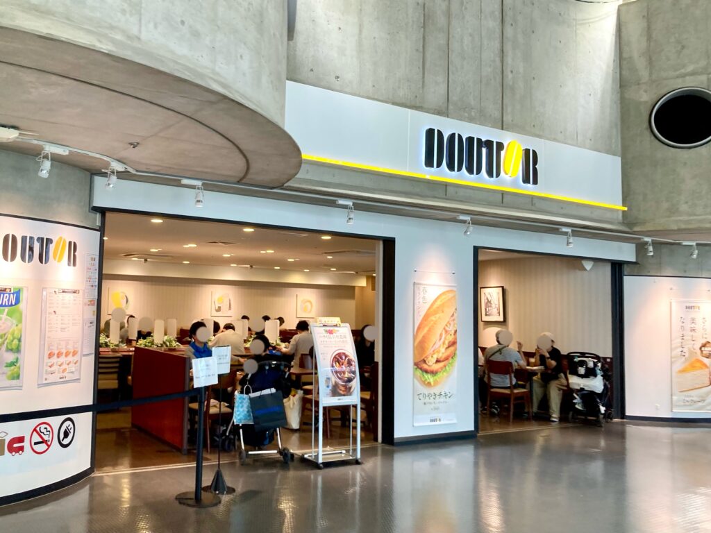 パシフィコ横浜展示ホール内のドトールコーヒー