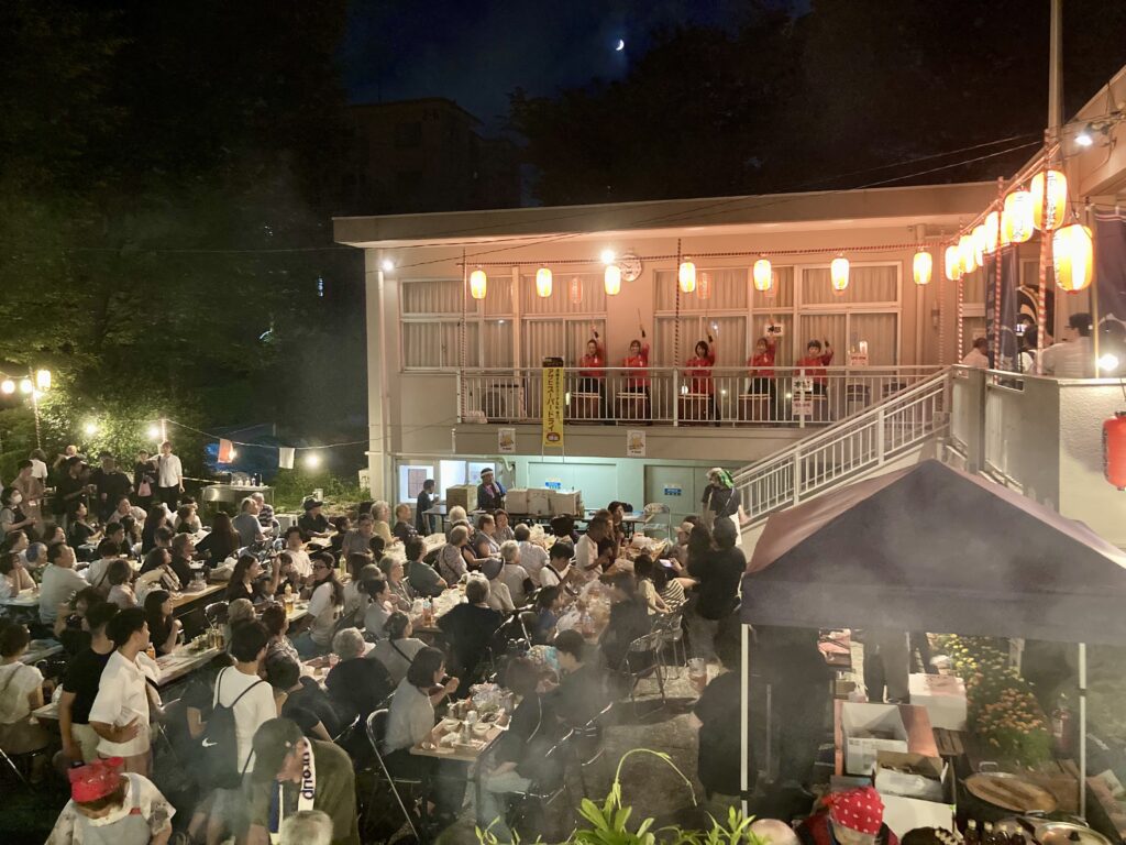 横浜市旭区の左近山祭りの和太鼓のステージ