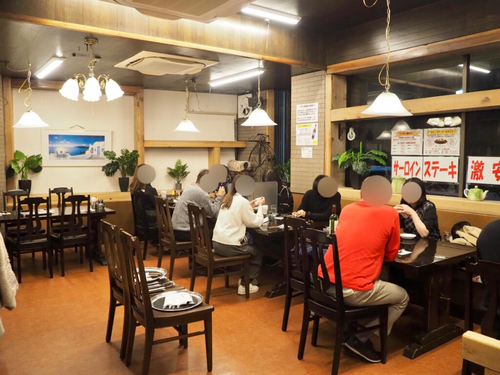 鶴ヶ峰の老舗ステーキ店「バッファロ０ーキング」の店内の雰囲気（横浜市旭区）