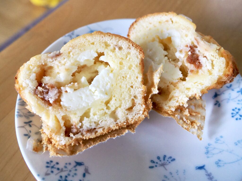 タスマフィンの梅干しのマフィン（断面）