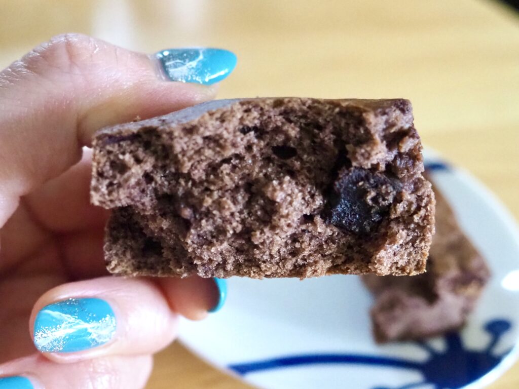 くろのパンの限定品「くろのチョコスコーン」の断面