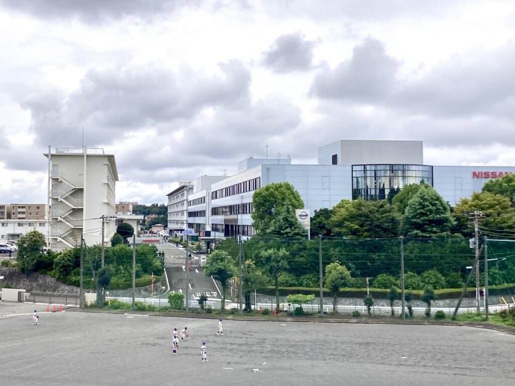 日産横花自動車学校の外観