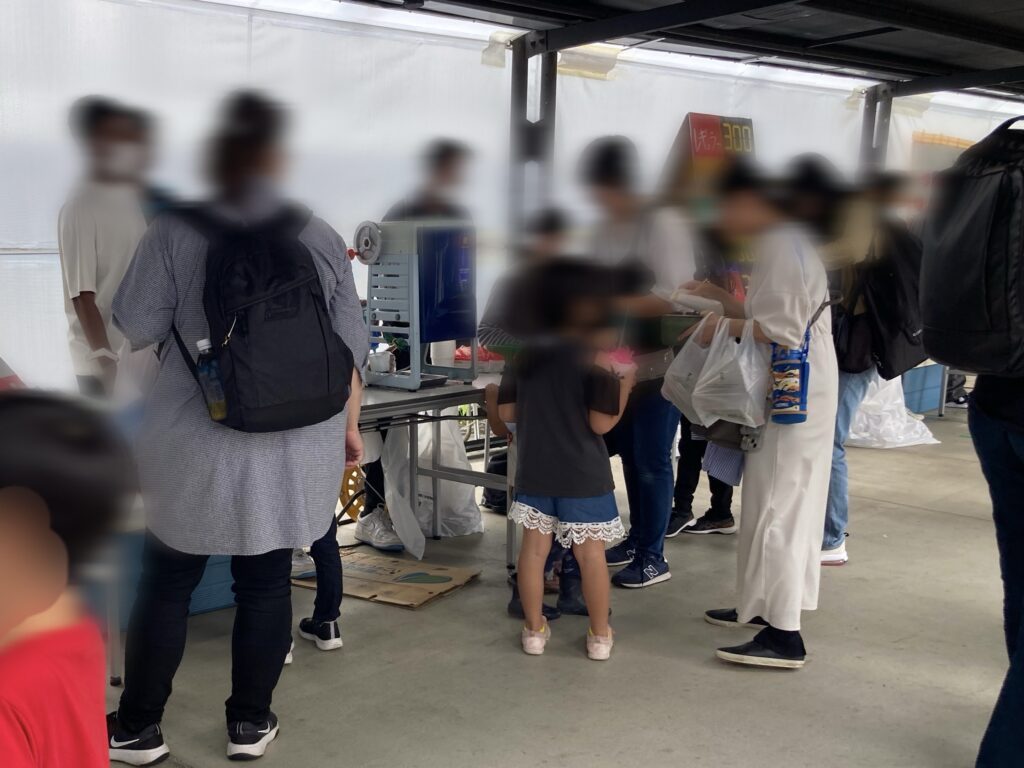 日産横浜自動車学校の模擬店の様子